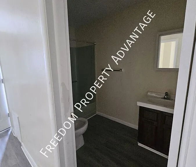 130 Hall Ave #BOTTOM — Photo 23