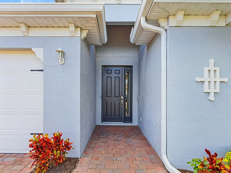 425 Coral Reef Pl — Photo 29