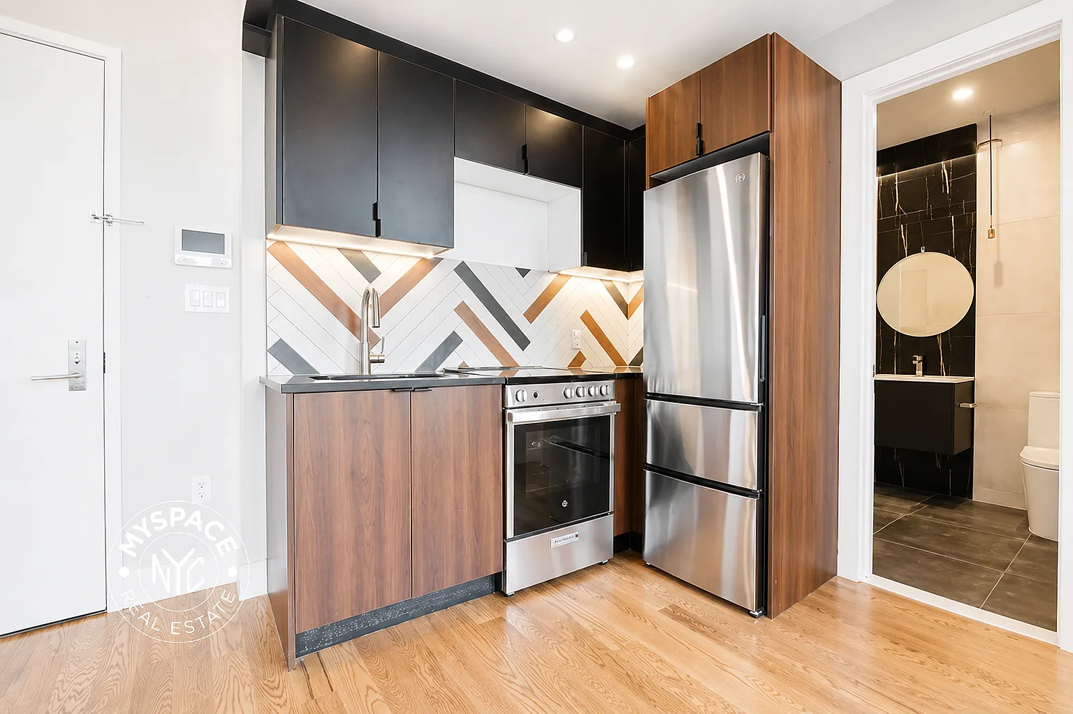 680 East 21st Street — Photo 3