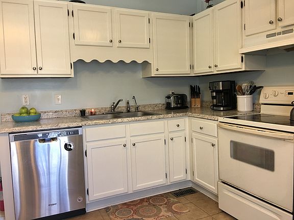 3rd image of 4628 Woodbridge Ln