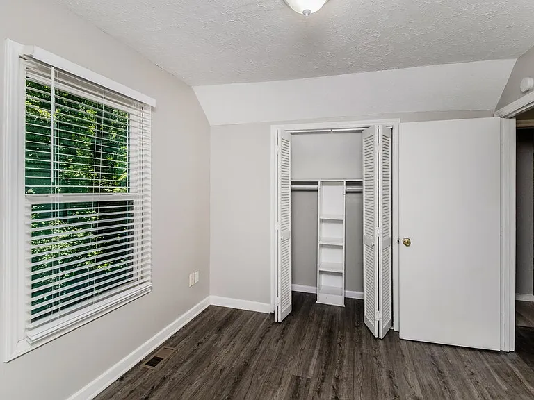 3801 Davis Ln — Photo 10