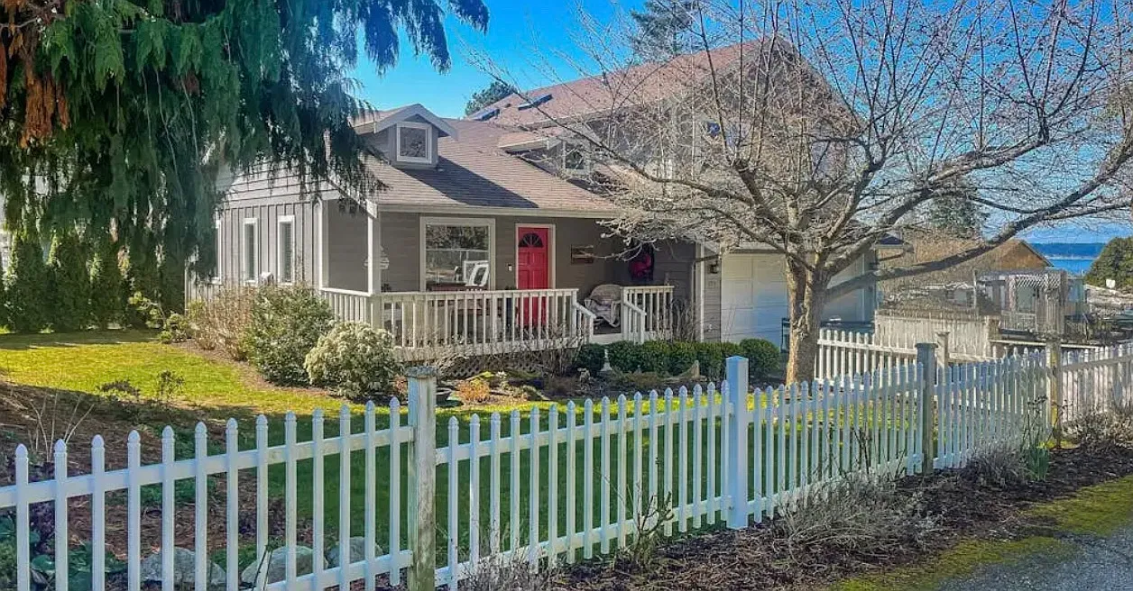 3 bed, 2.5 bath, 1416 sqft, $3,100 — Photo 1