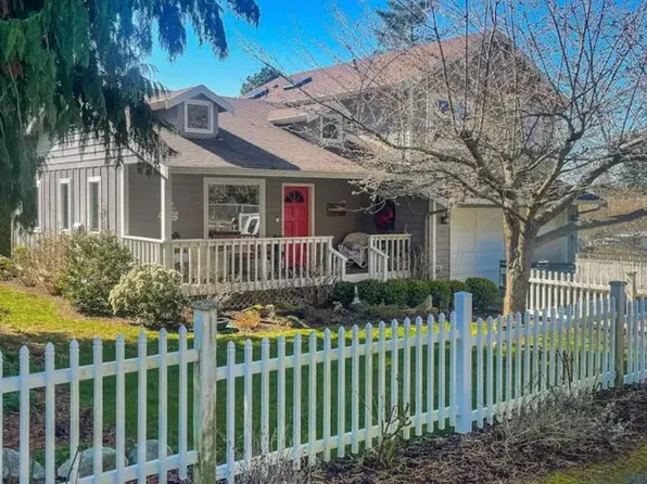 353 Seaview Ct, Camano Island, WA 98282