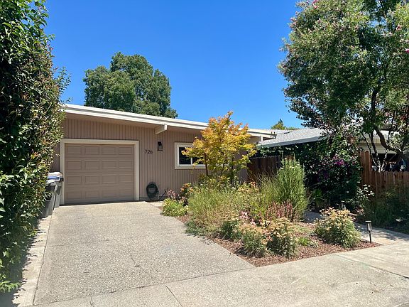 3rd image of 726 Borchard Ct