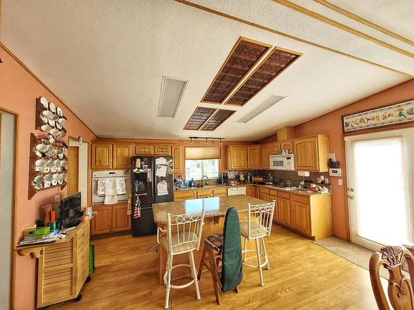 313 Meadowmere Way, Deer Park, WA 99006