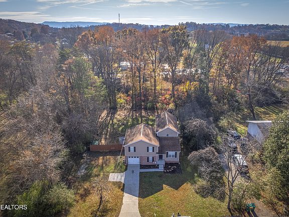 3rd image of 521 Pimlico Dr