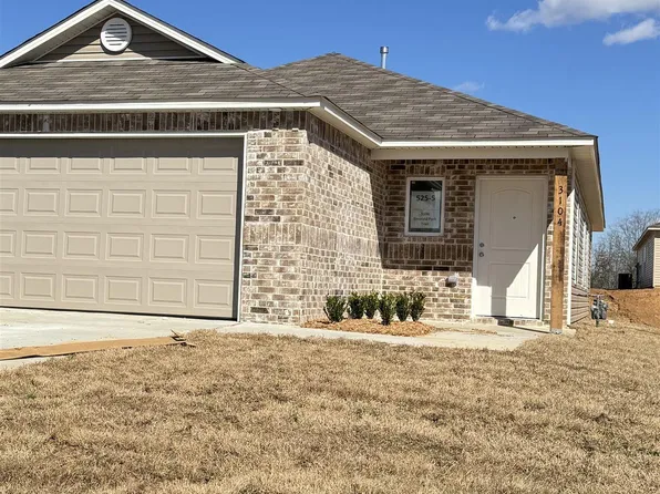3104 Emerald Park Trl, Bauxite, AR 72011