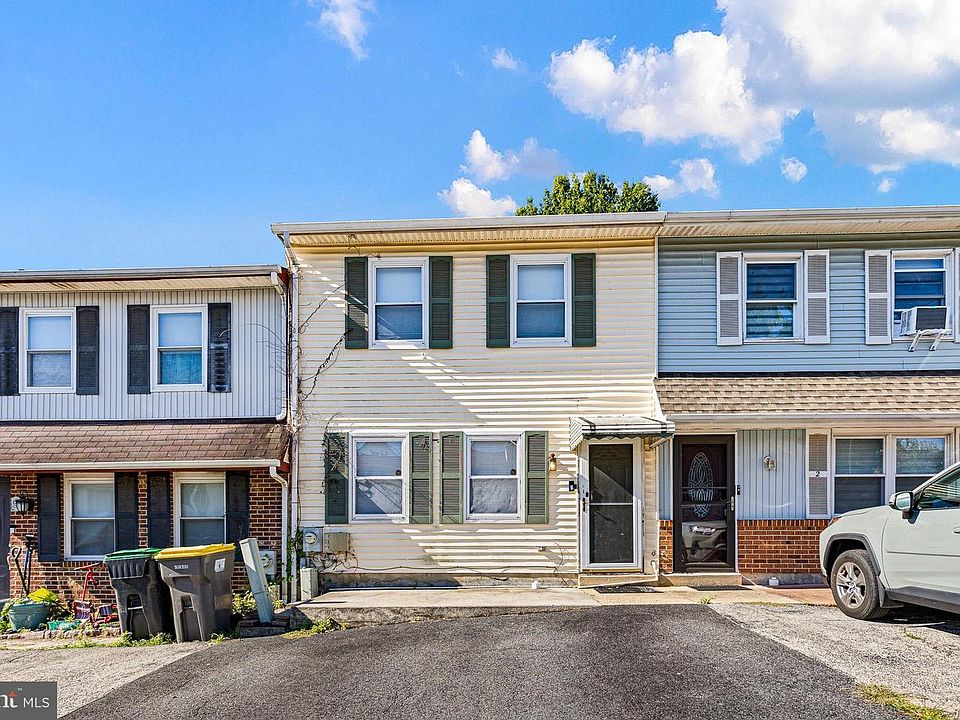 1st image of 4 Margit Ln