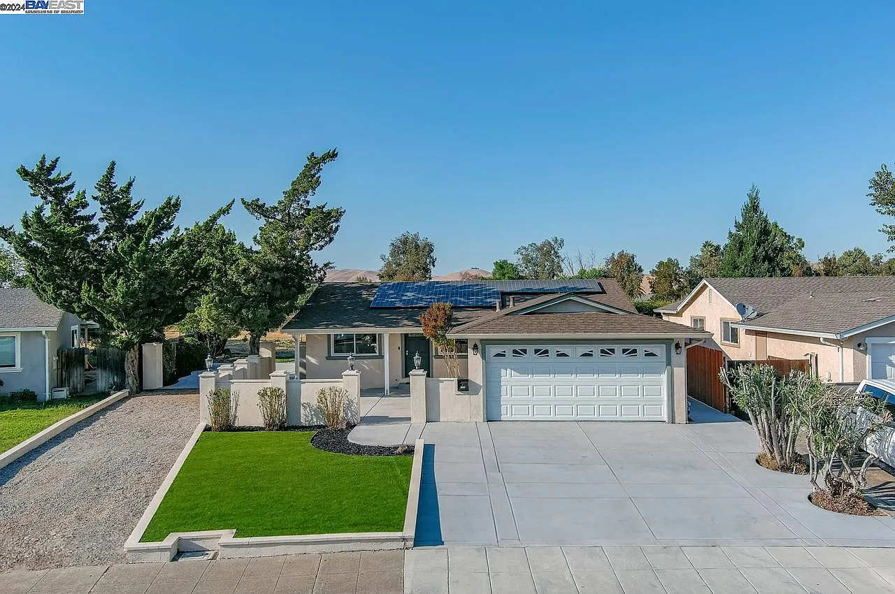 5256 Lilac Ave photo 1