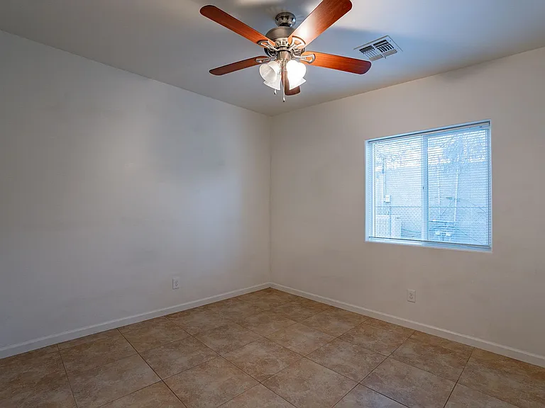 436 E. Waverly St. — Photo 22