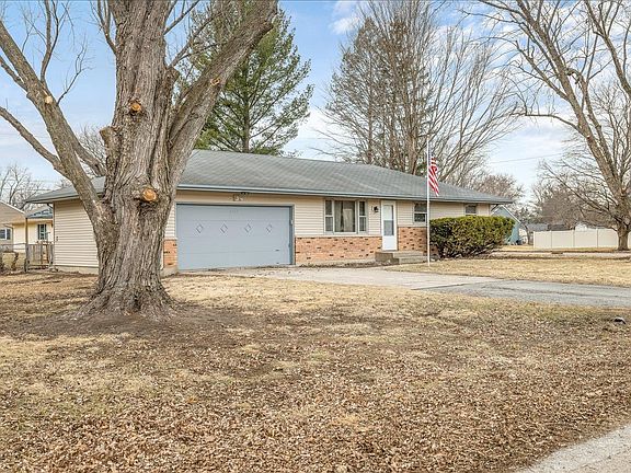 2nd image of 8420 Bobolink Dr