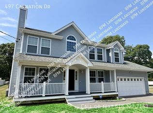 497 Carnation Dr, Shirley, NY 11967