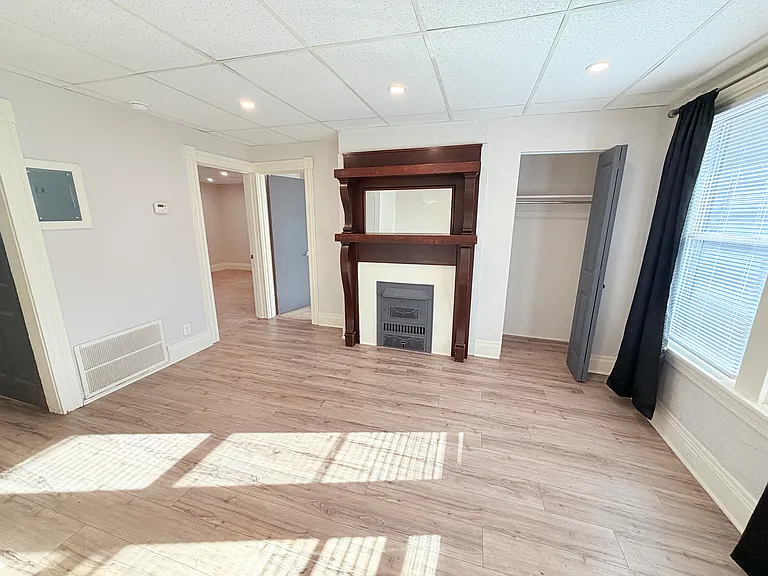 2820 Broadway Ave — Photo 10