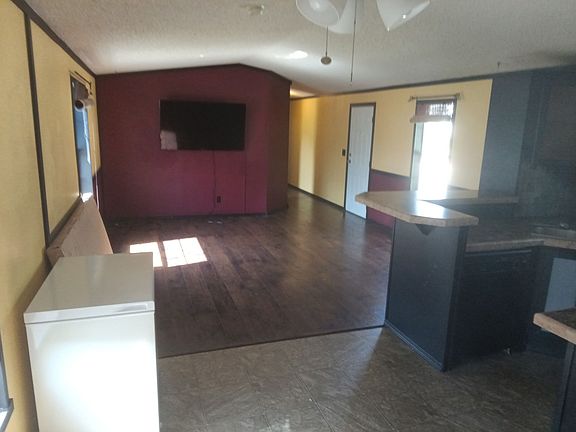 5th image of 2737 S Planter Rd