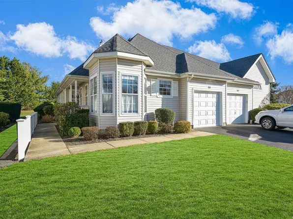 108 Scenic Lake Drive #108, Riverhead, NY 11901