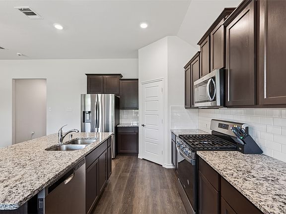 5th image of 1121 Indigo Ln