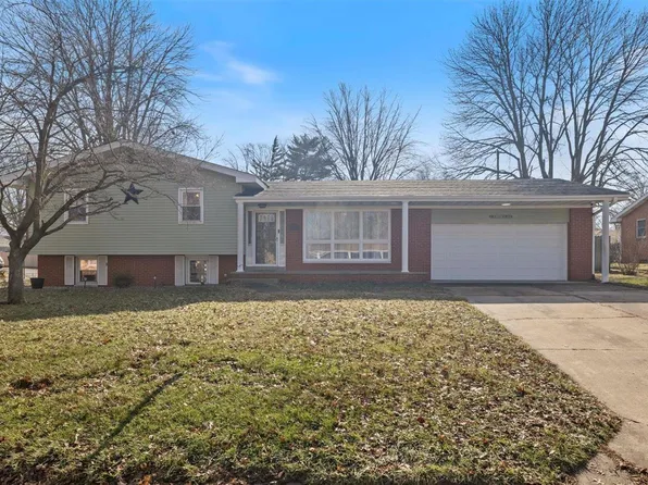 718 Fairway St, Bethalto, IL 62010