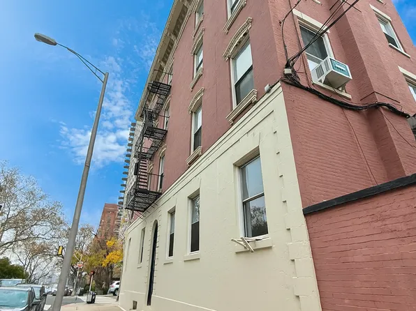 334 Hudson Street image 16 of 17