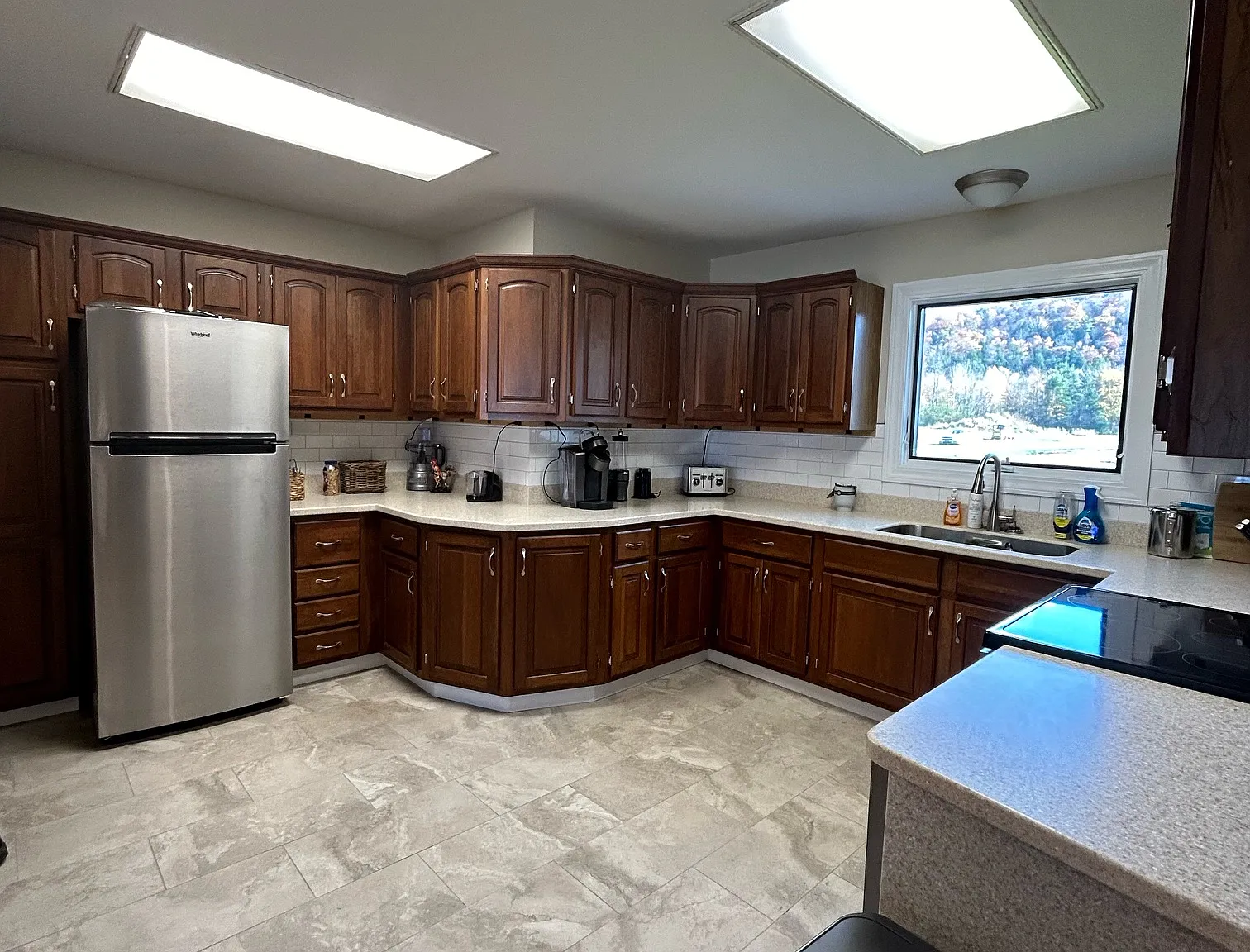 3 bed, 2.5 bath, 2000 sqft, $2,600 — Photo 2