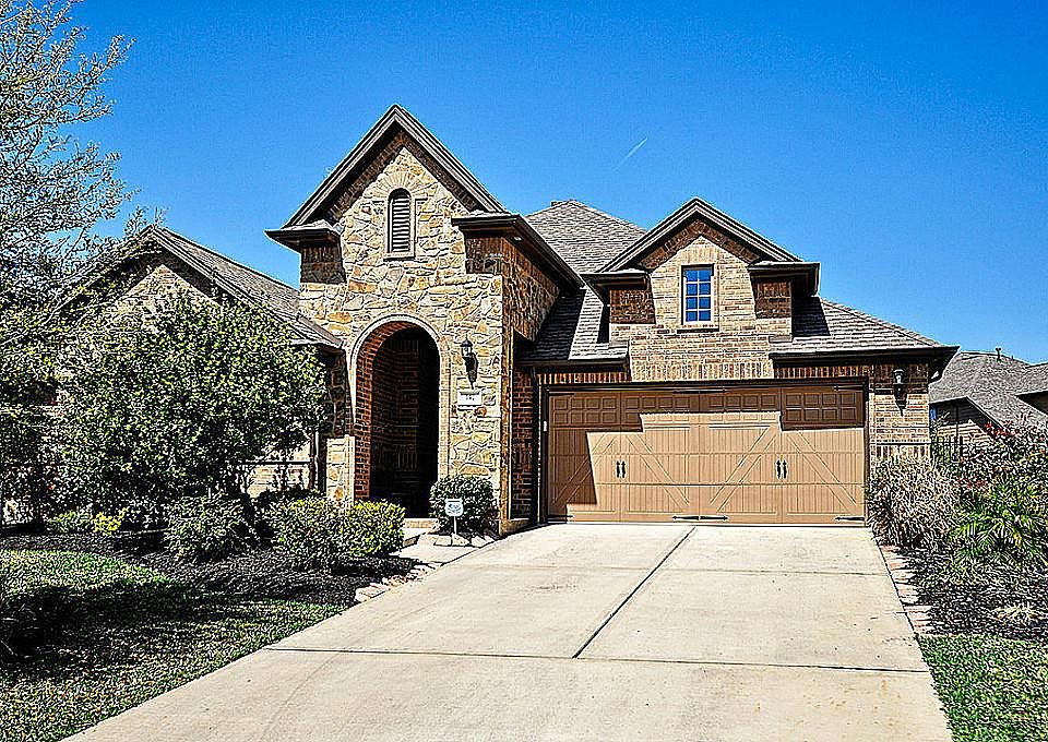 1st image of 147 Hearthshire Ct