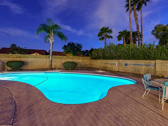 3rd image of 4829 E Altadena Ave