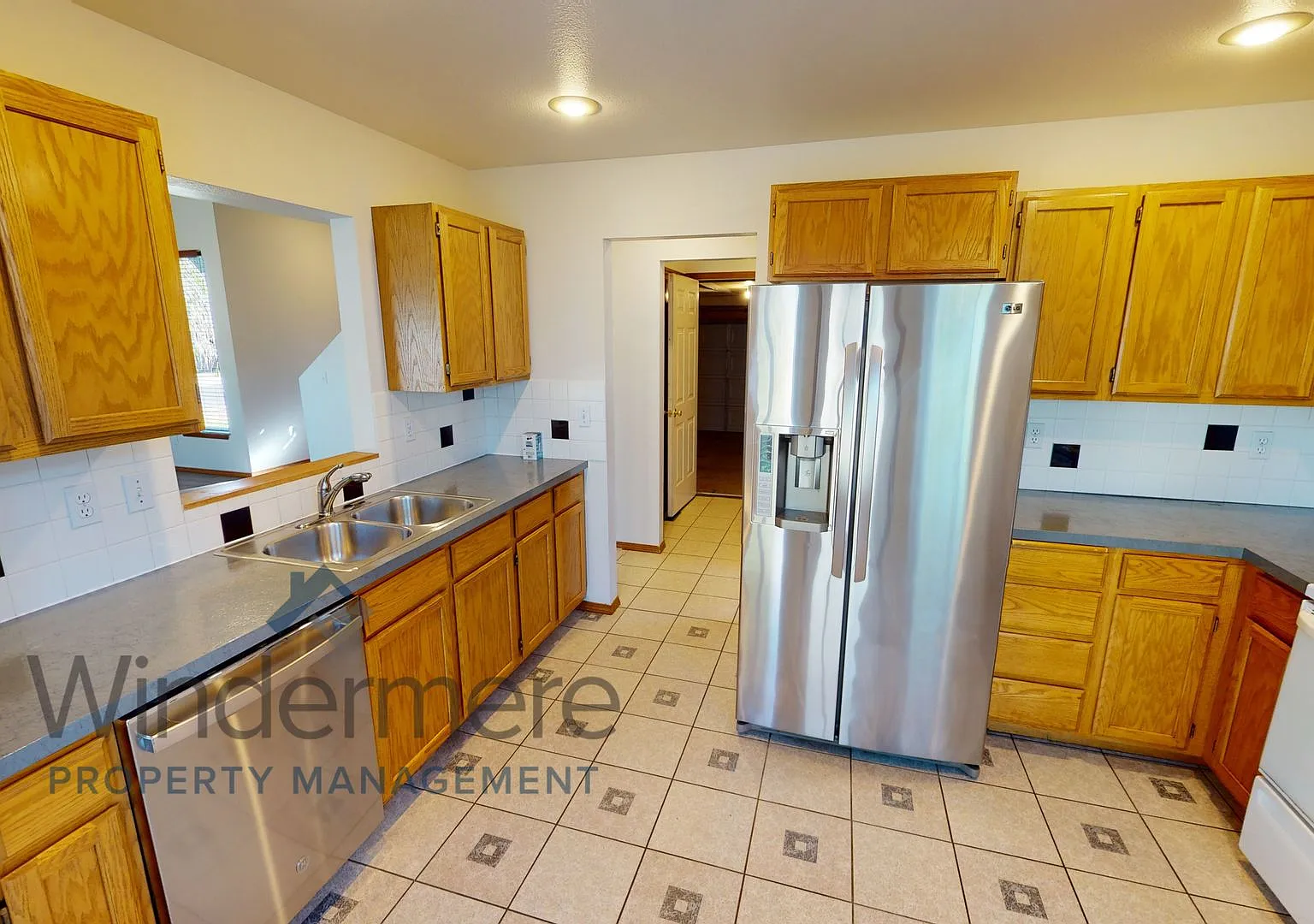 743 Roosevelt *Fenced backyard, covered patio* — Photo 3