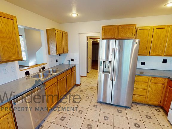 3rd image of 743 N Roosevelt St