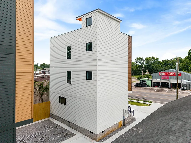 1818 Dr Db Todd Jr Blvd #C — Photo 48