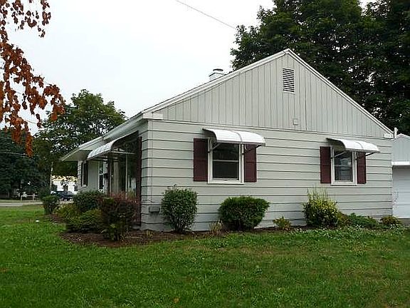 3rd image of 2068 Grand Central Ave