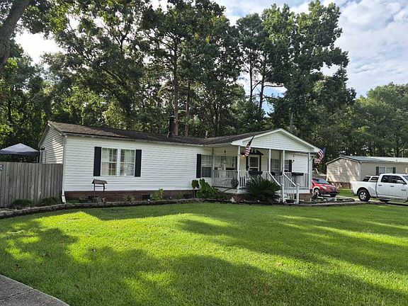 3rd image of 305 Clear Springs Cir