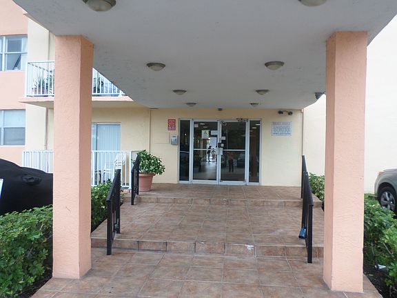 2nd image of 16465 NE 22nd Ave APT 516