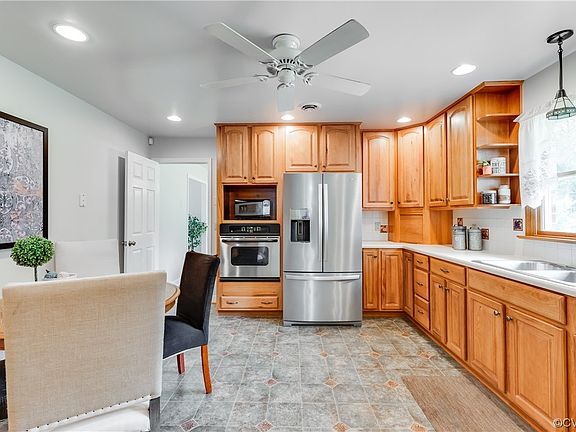 3rd image of 4210 Greenbriar Dr