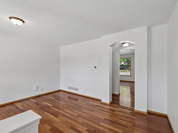 5th image of 163 77th Pl