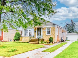7649 N Odell Ave, Niles, IL 60714