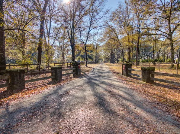 (undisclosed Address), Ravenel, SC 29470