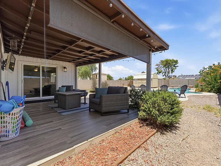 932 W Julie Dr — Photo 37