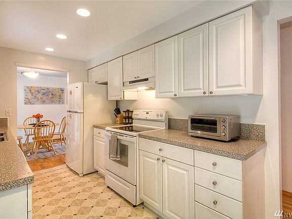 5th image of 14565 30th Ave NE