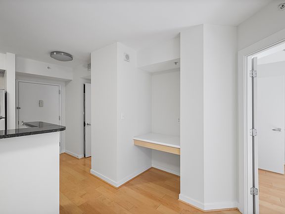 4th image of 1000 New Jersey Ave SE APT 528
