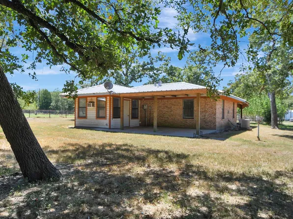 4056 Pecan Ln, Madisonville, TX 77864