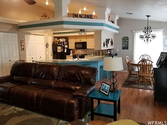 4th image of 106 N 2250 East Cir