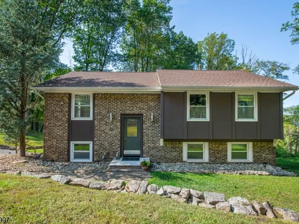 93 Hilltop Dr, Randolph Twp., NJ 07869