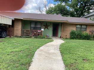 210 E 4th St, Coleman, TX 76834