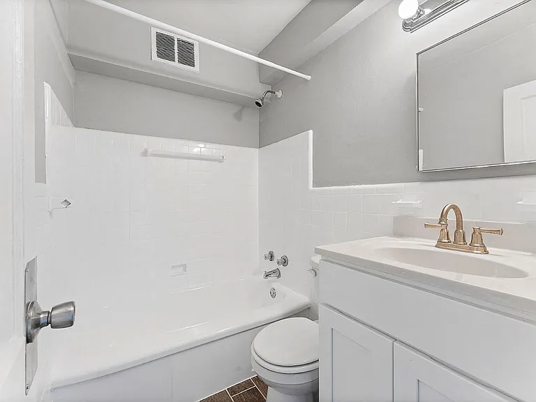 Girard Court Apartments — Photo 13