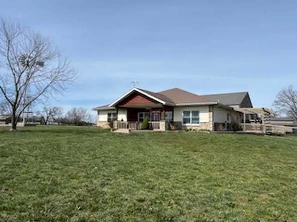 8708 Farm Road 2140, Cassville, MO 65625