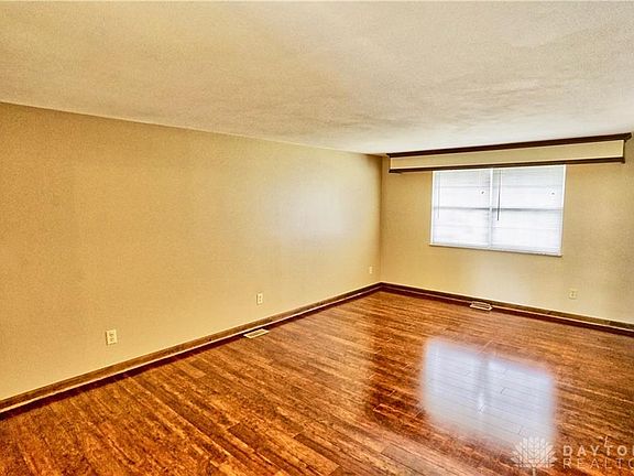 3rd image of 7247 Camrose Ct