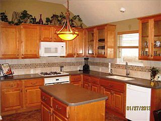 3rd image of 1905 Wood Glen Dr