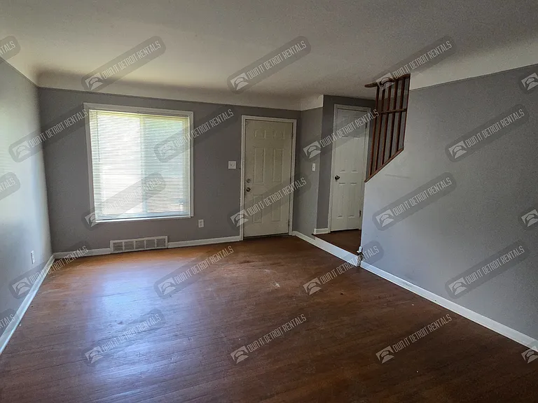 2944 Ewald Cir — Photo 5