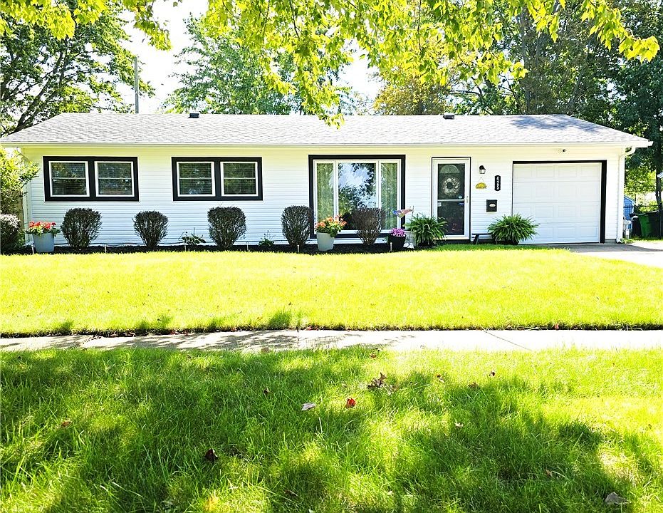 1st image of 425 Bridle Ln