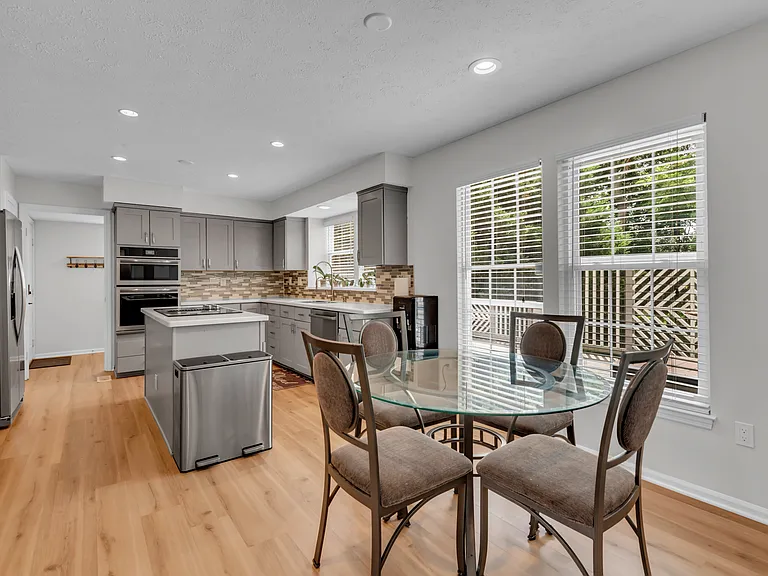 1402 Bermuda Dunes Ct — Photo 16