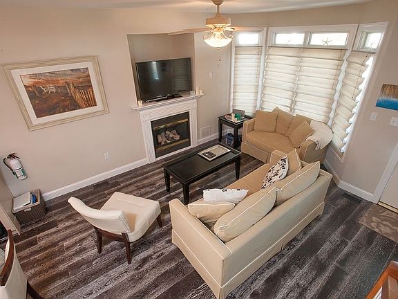 2nd image of 820 Delancey Pl #820